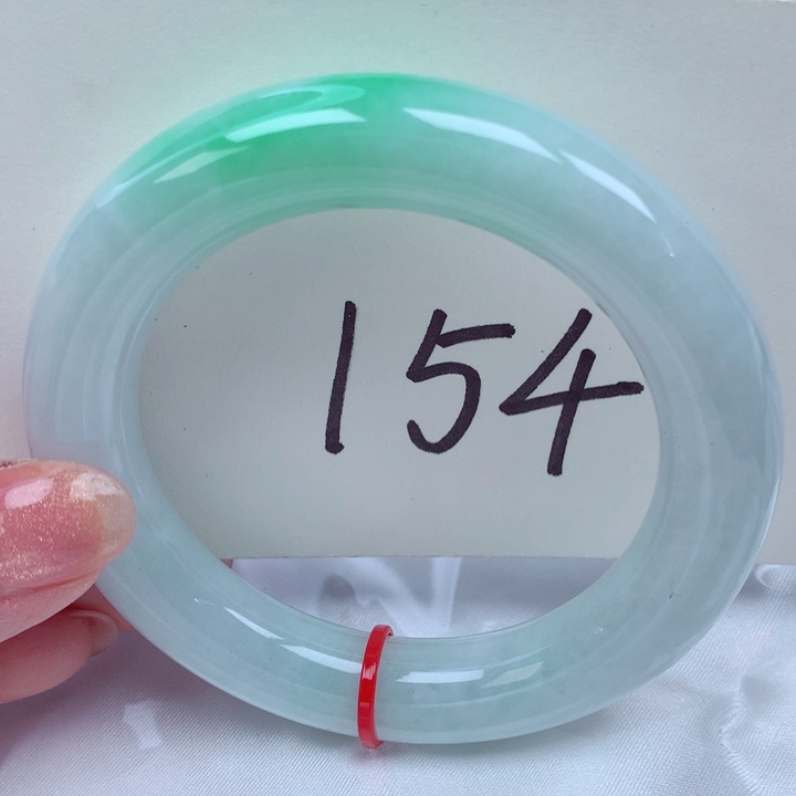 翡翠手镯未镶嵌翡翠