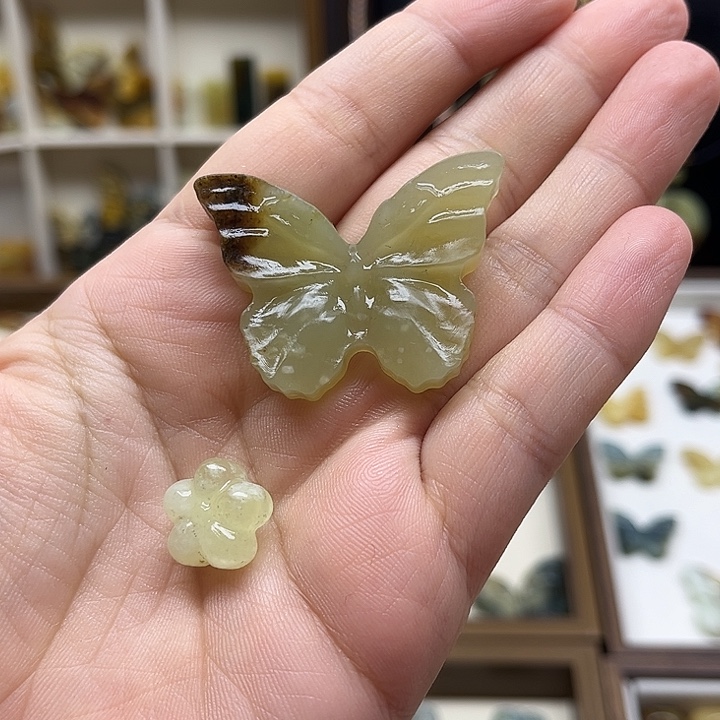 蛇纹石玉未镶嵌吊坠(赠链)