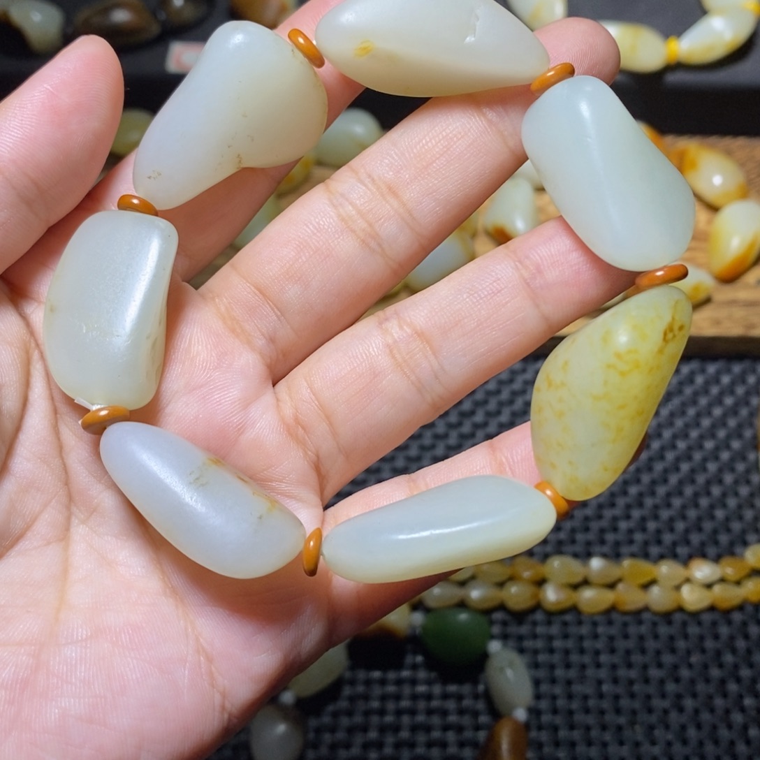 玉***玉和田玉未镶嵌手链