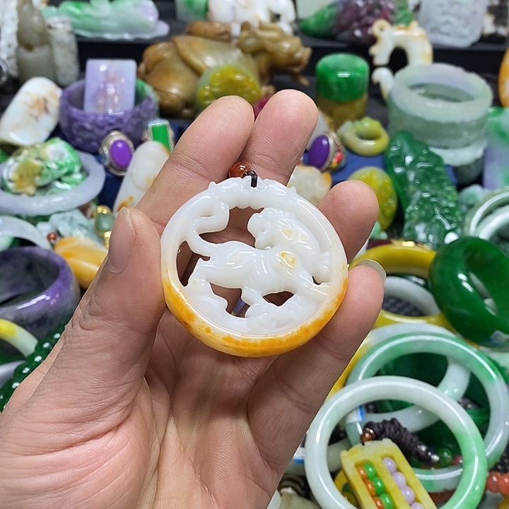 颈饰未镶嵌翡翠此****由缅甸翡翠首饰配饰