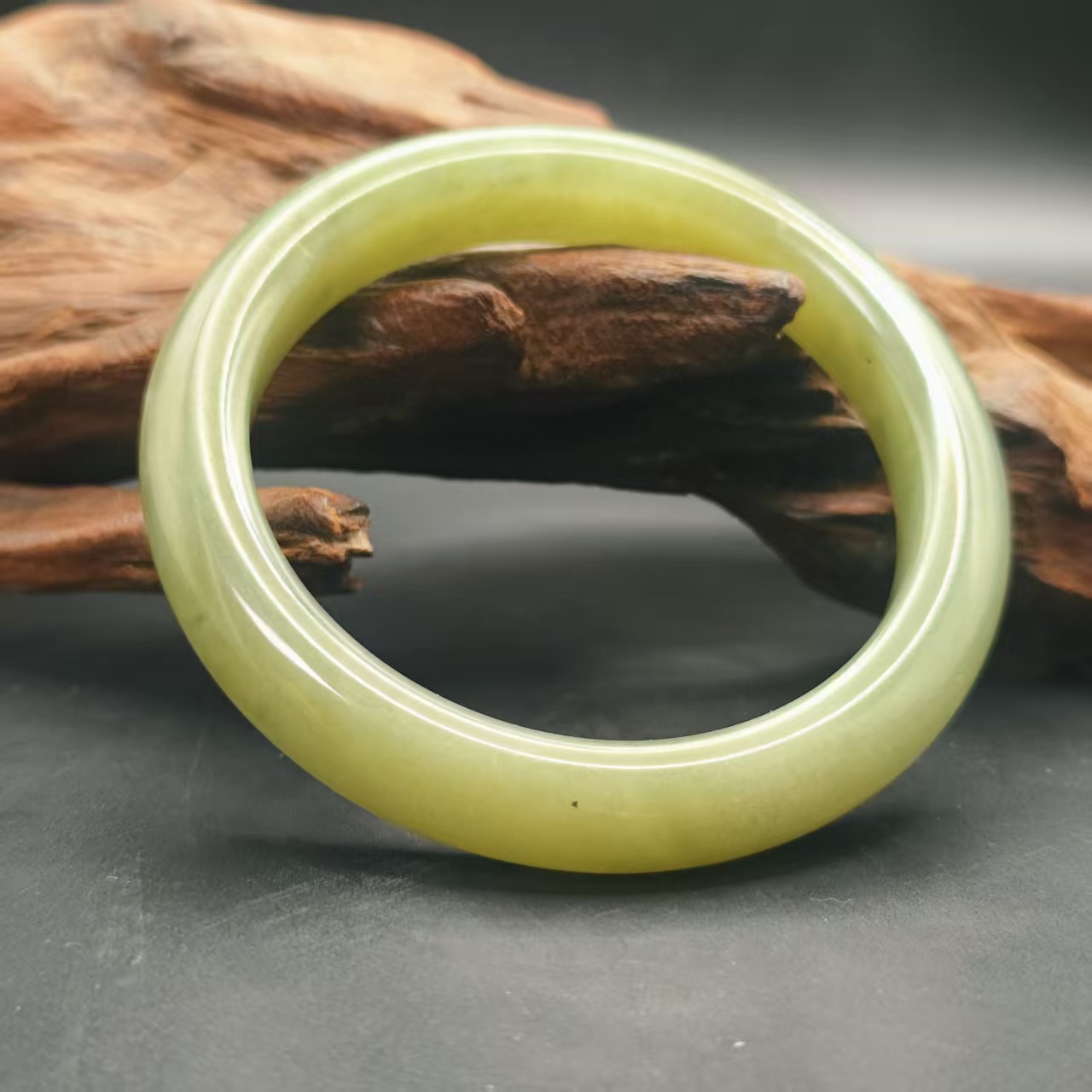 Q和田玉手镯（卡56+）0370