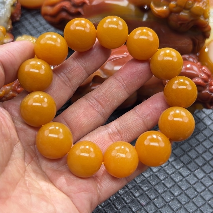 石英质玉（黄龙玉）颈饰未镶嵌