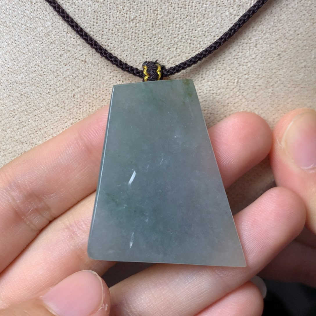 翡翠颈饰未镶嵌吊坠