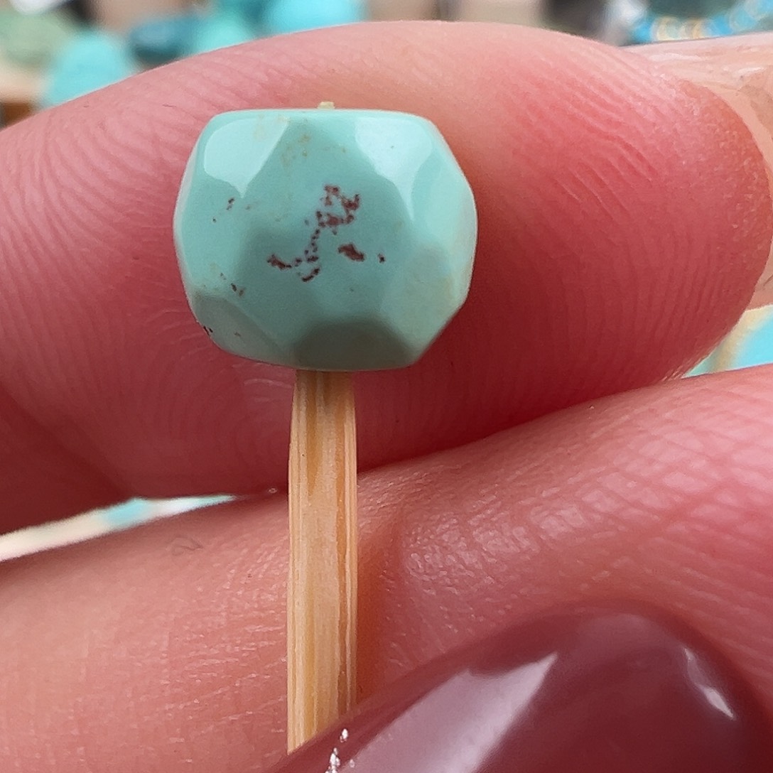 绿松石配饰未镶嵌