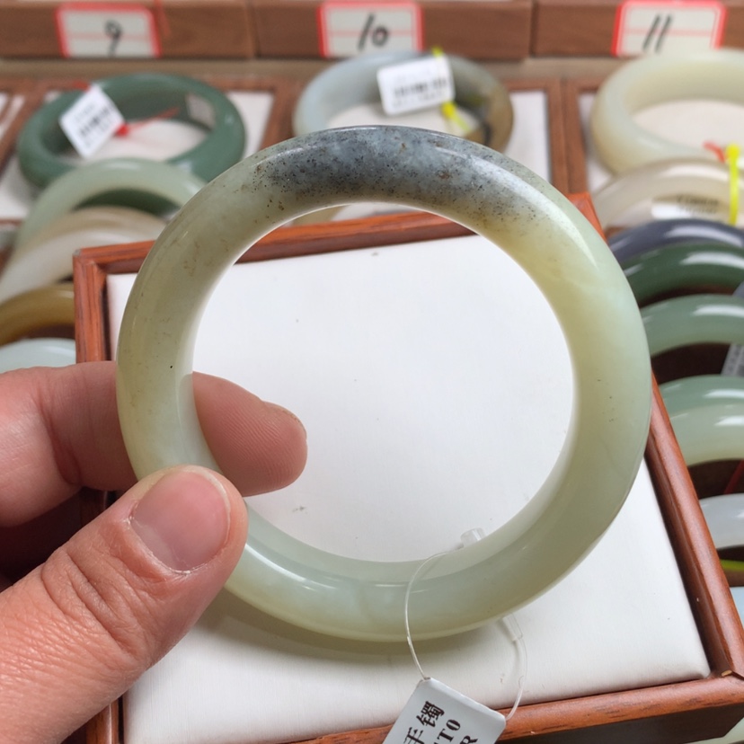 【闪购商品】和田玉手镯未镶嵌