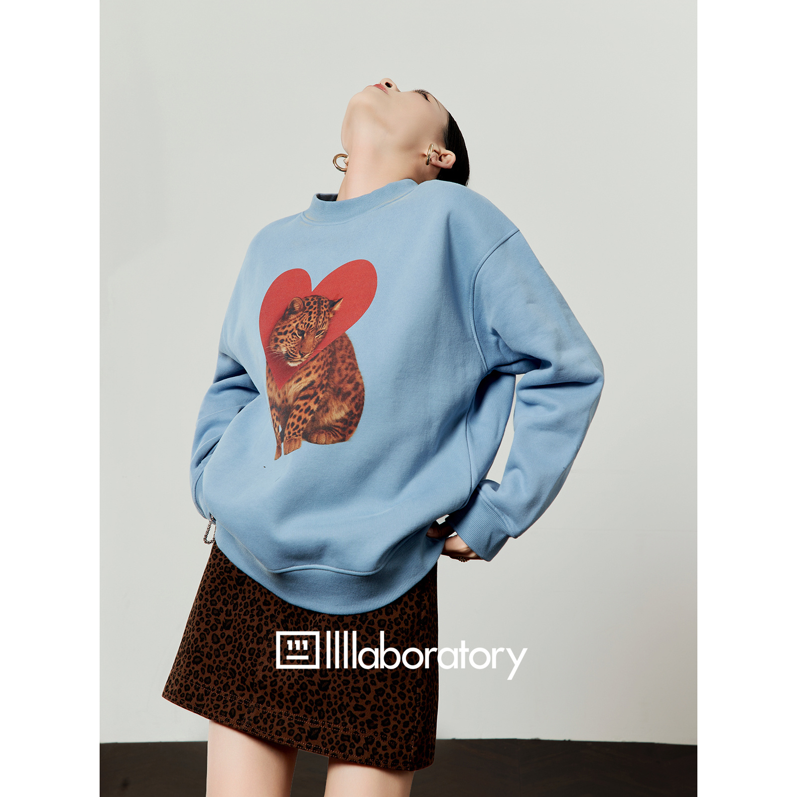 出品「爱心卡纸」蓝色加绒女2025秋季新款印花宽松休闲卫衣