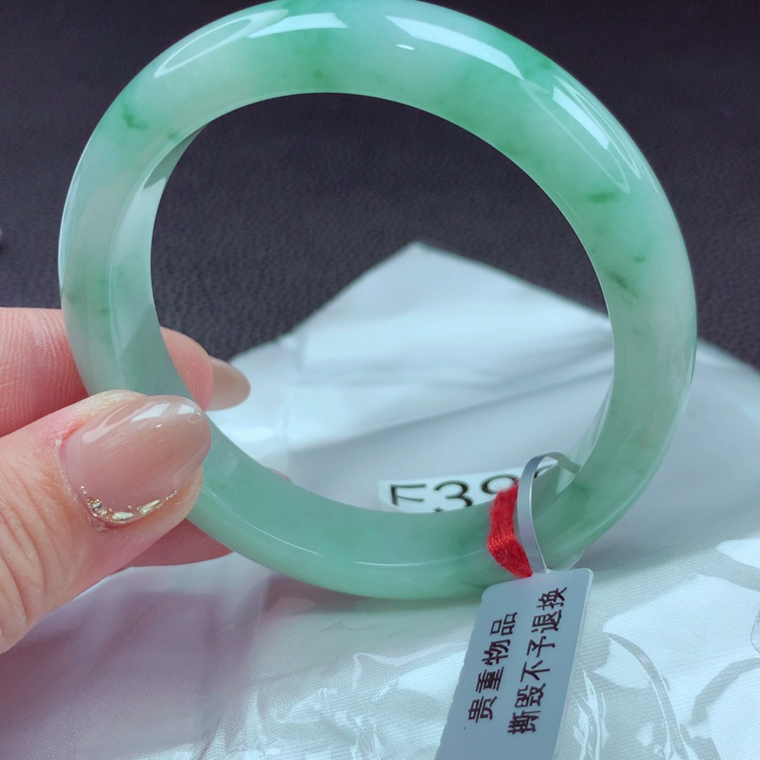 翡翠手镯未镶嵌手镯88