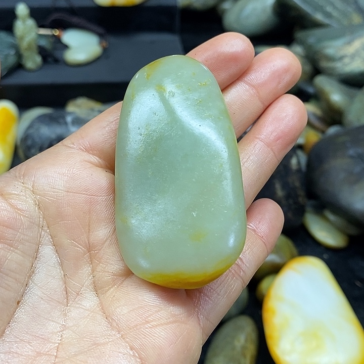 半***烟和田玉未镶嵌挂件