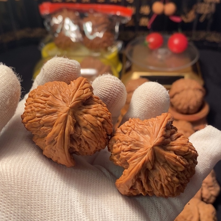 文玩核桃吊坠左右逢缘