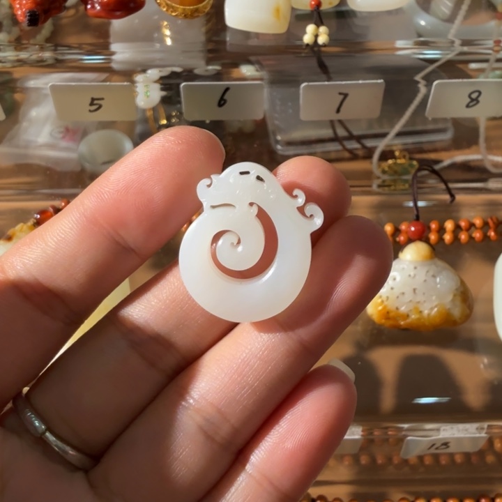 和田玉颈饰未镶嵌新疆和田玉龙