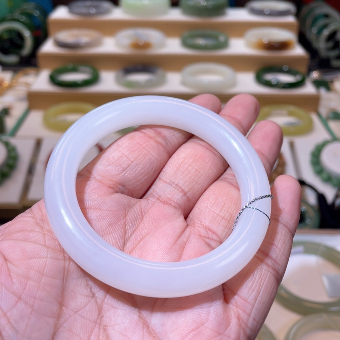 和田玉高冰白玉手镯55未镶嵌