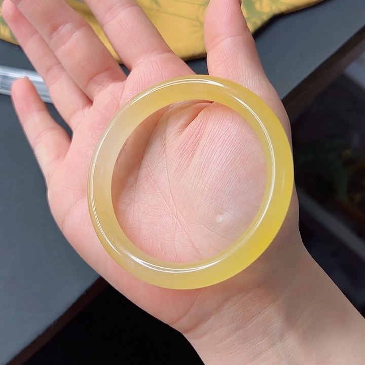 石英质玉手镯未镶嵌106-60