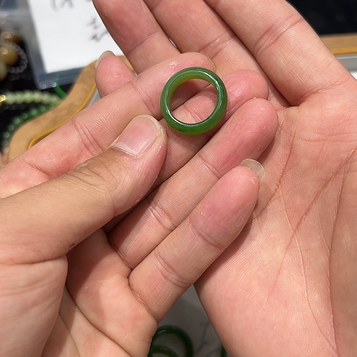 珍***和田玉未镶嵌戒指