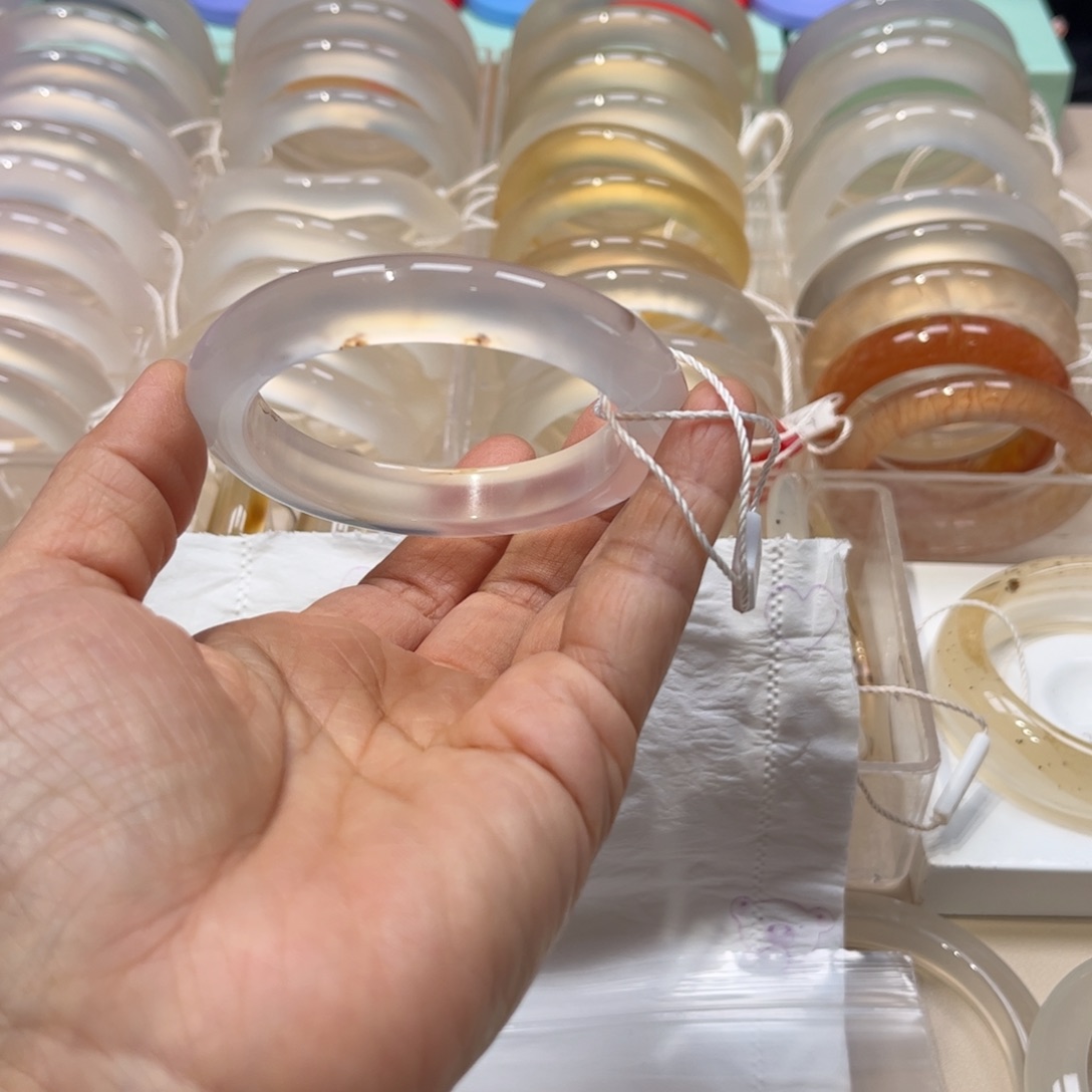 玛瑙/玉髓手镯未镶嵌