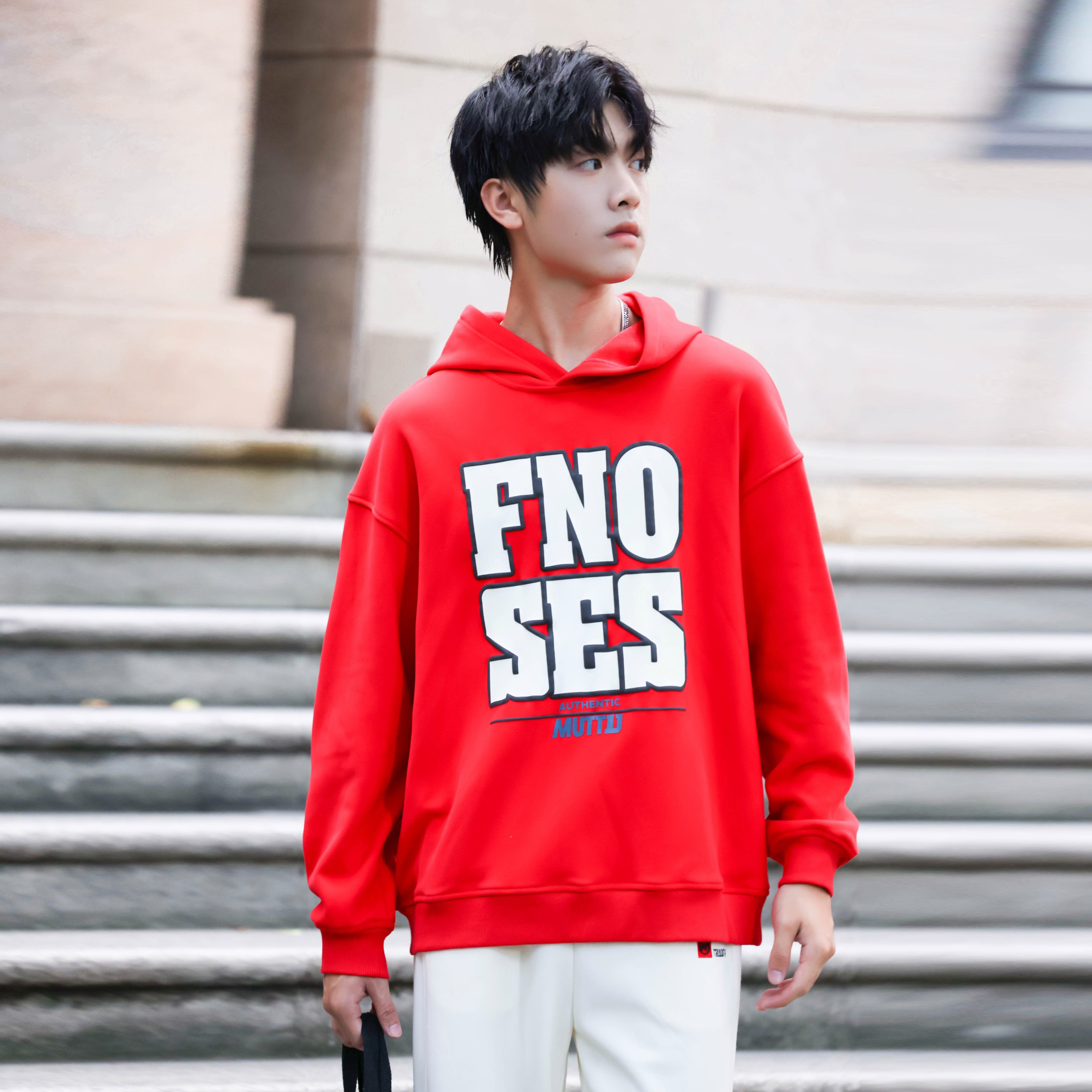 男童秋冬加绒加厚连帽拜年卫衣字母印花本命年红色衣服