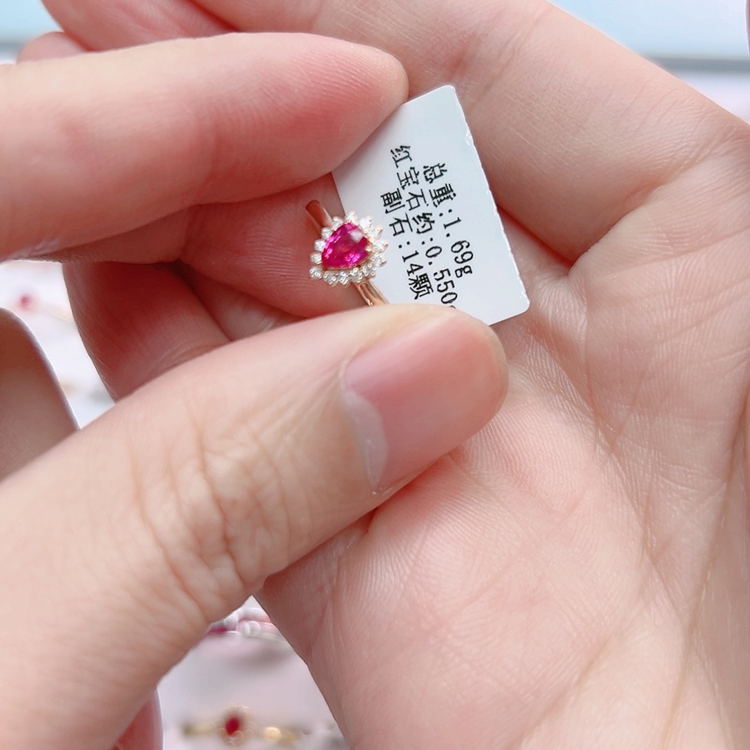 红宝石戒指18K金镶嵌吟