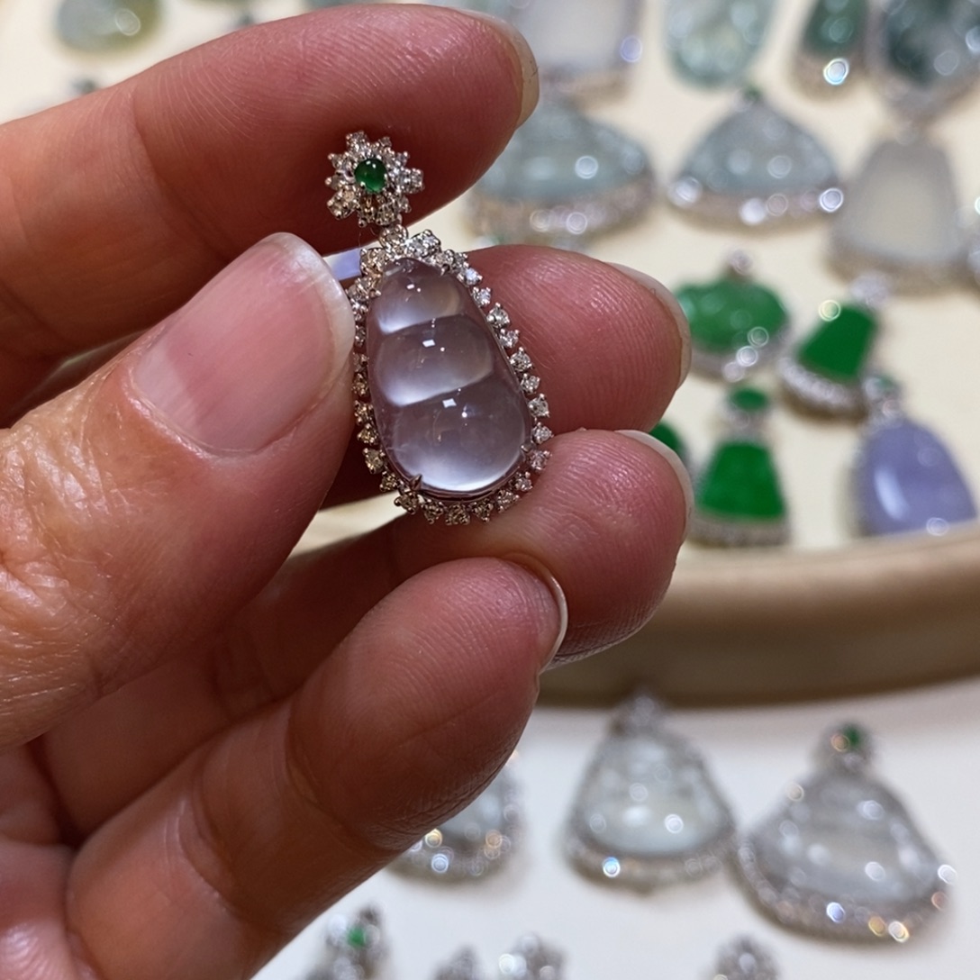 小***界翡翠18K金镶嵌吊坠(不含链)