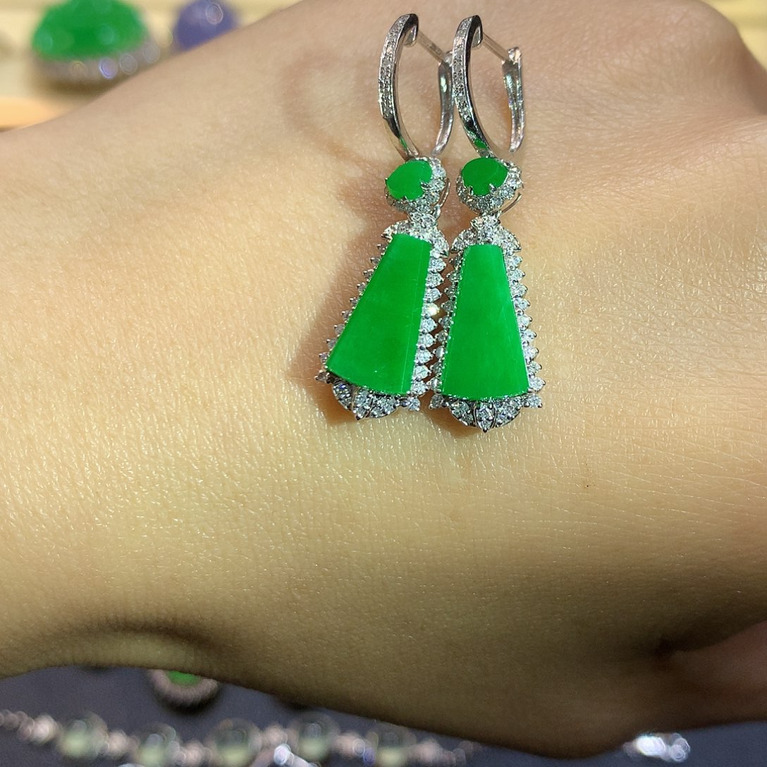 翡翠耳饰18K金镶嵌耳饰