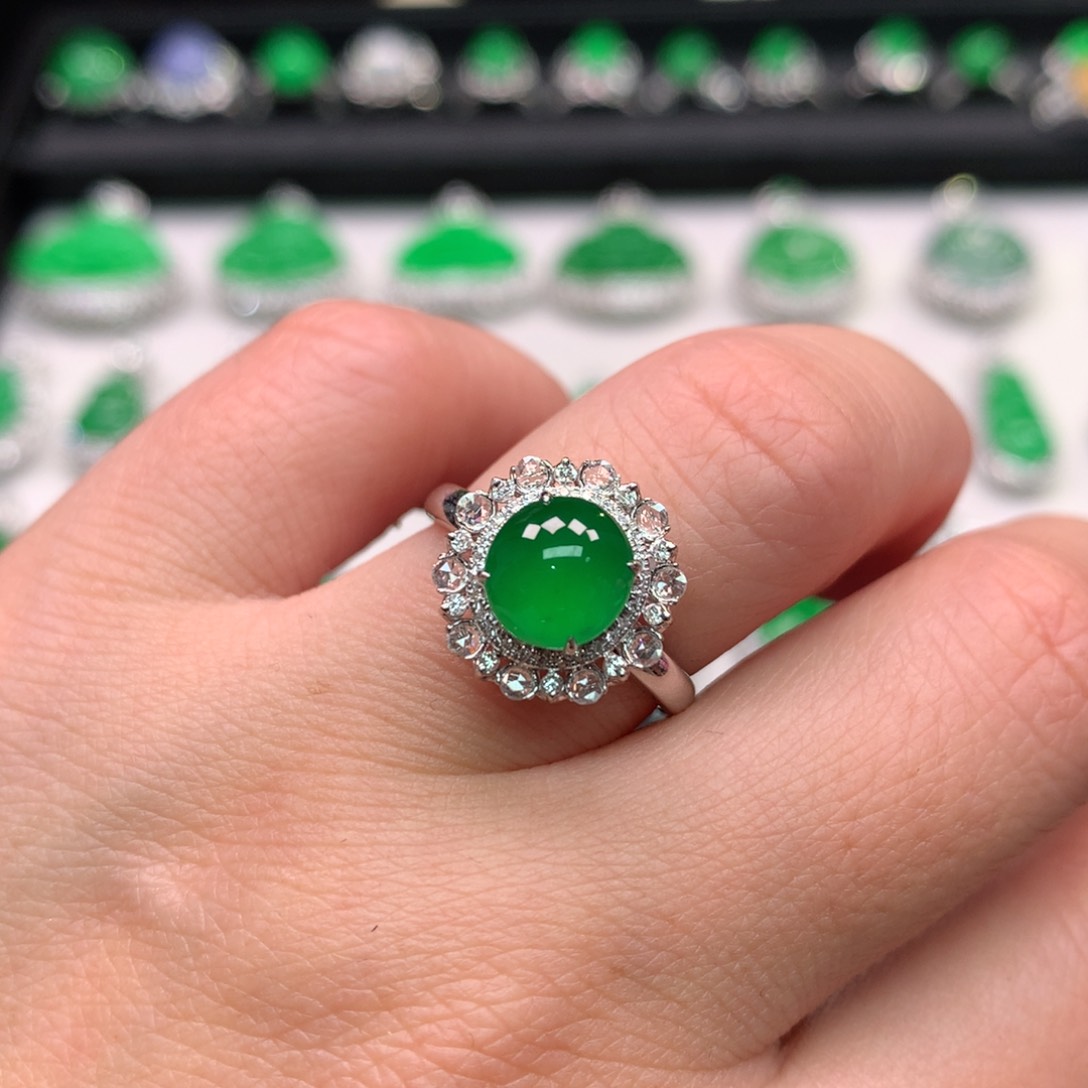 翡翠吊坠(不含链)18K金镶嵌