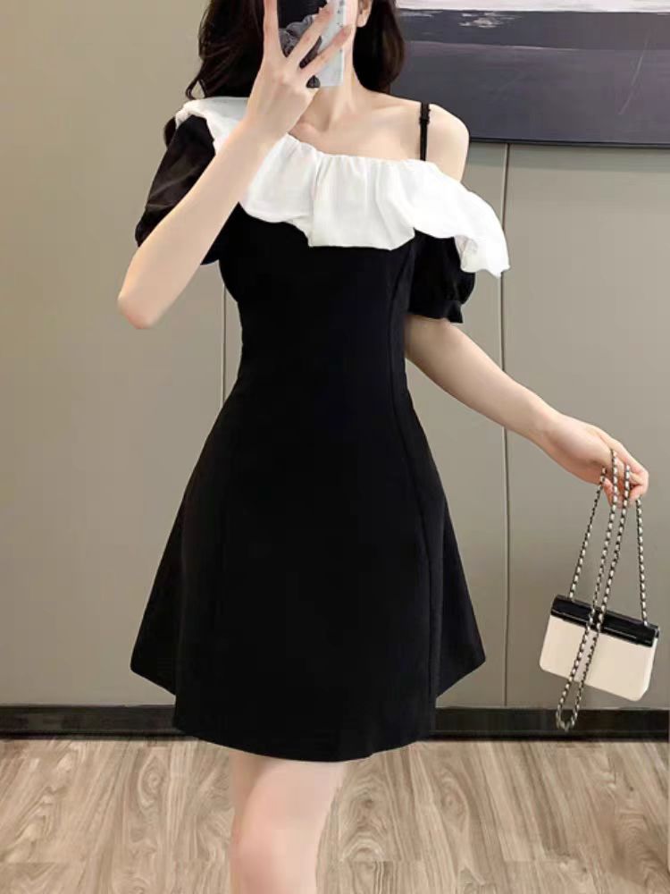 【501—600】露肩轻职风吊带剧款收腰连衣裙法式赫本风复古流苏