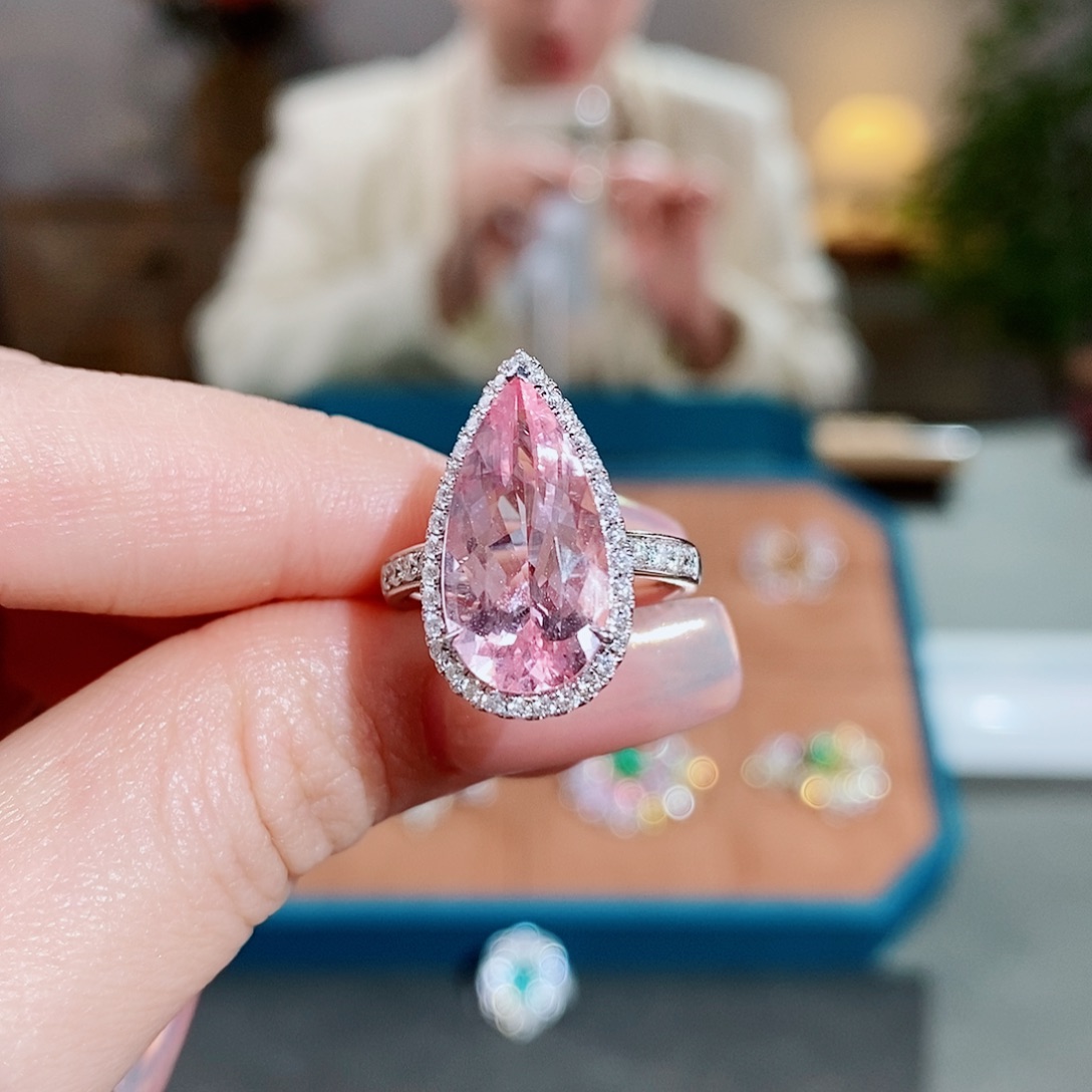 绿柱石（摩根石）戒指18K金镶嵌4.49ct樱花粉