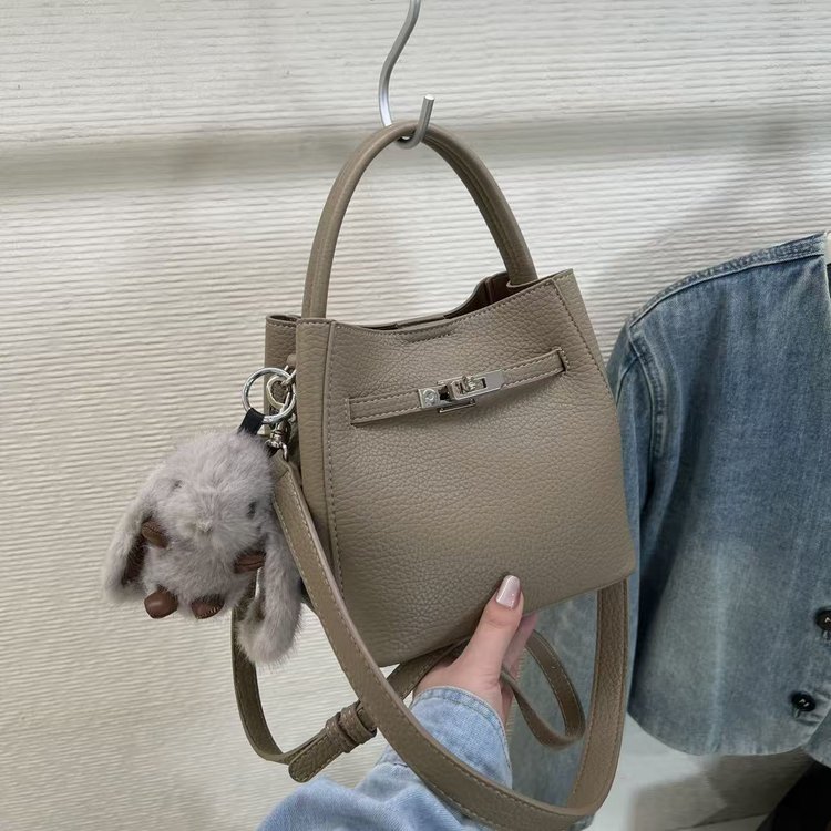 时尚新款百搭气质女包小包包水桶包韩版单肩肩包网红休闲女士复古