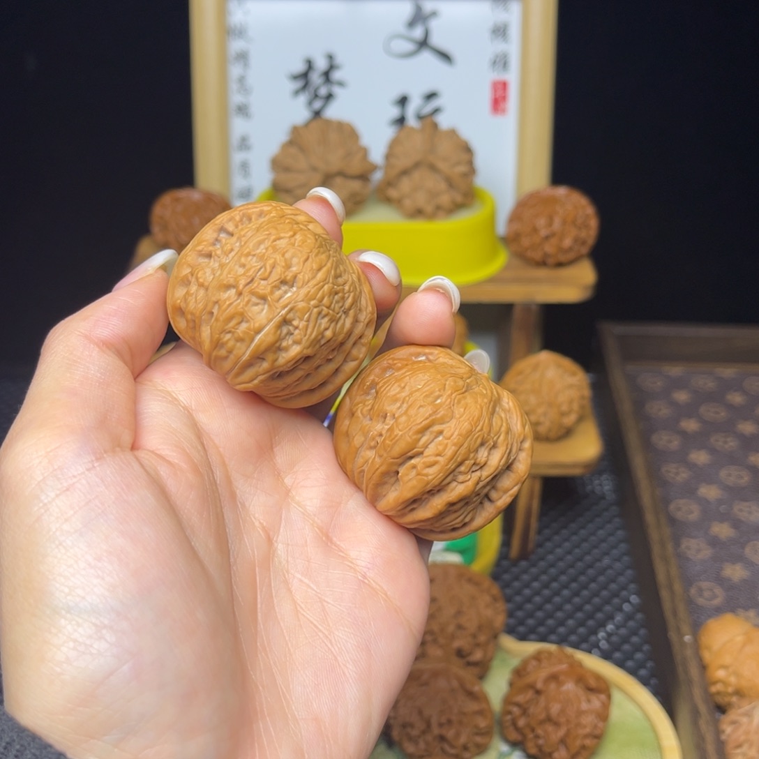 文玩核桃吊坠铁锤42微微修打底