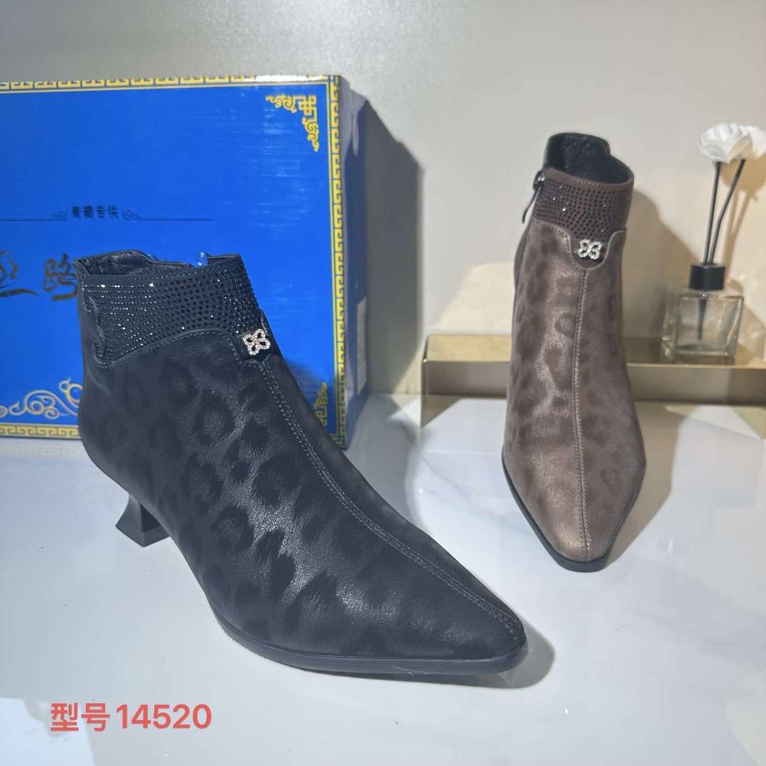 14520藏式牛皮女靴中跟防滑磨砂尖头细跟短靴晕染西藏青海包邮