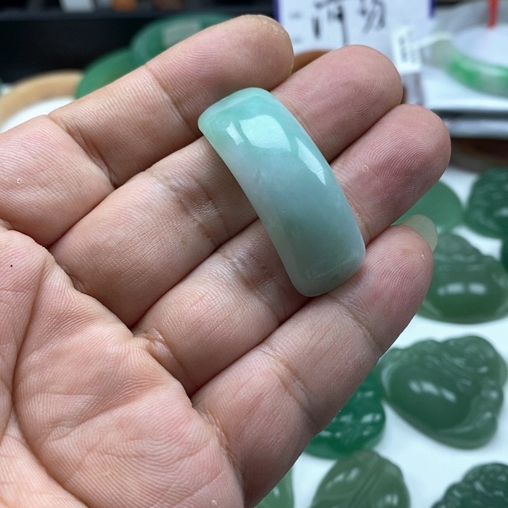 未镶嵌东陵石颈饰