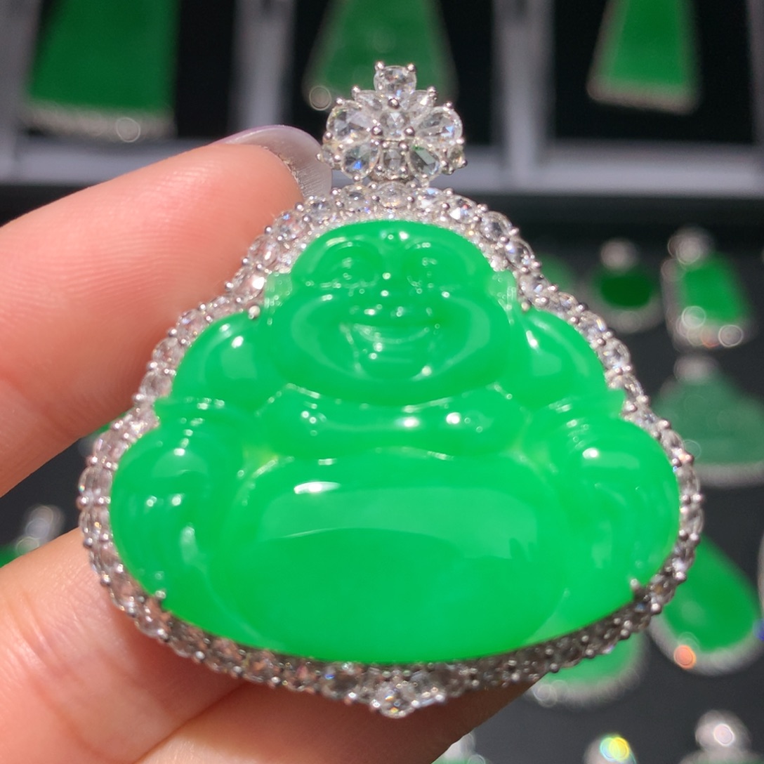 翡翠颈饰18K金镶嵌翡翠