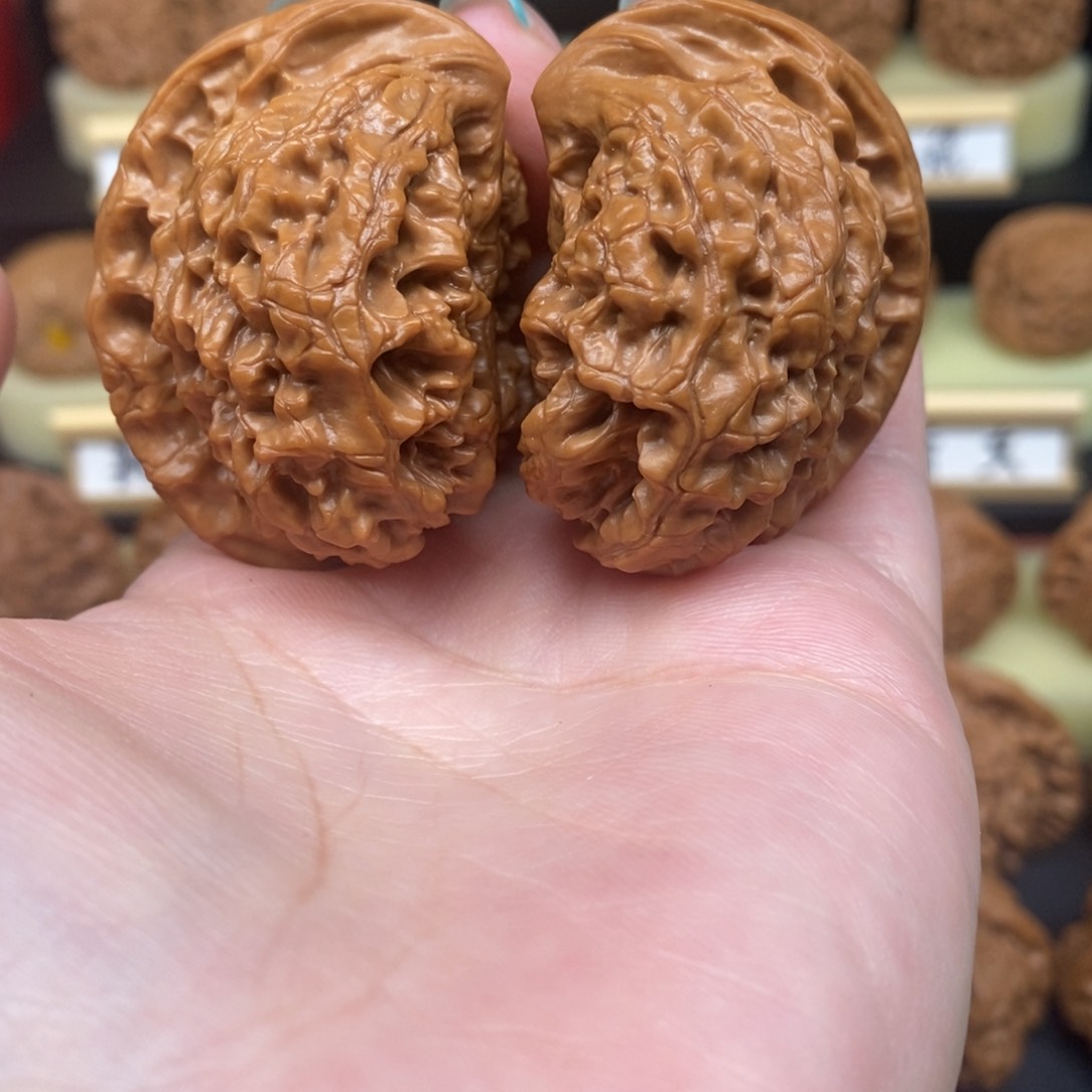 文玩核桃吊坠座山雕