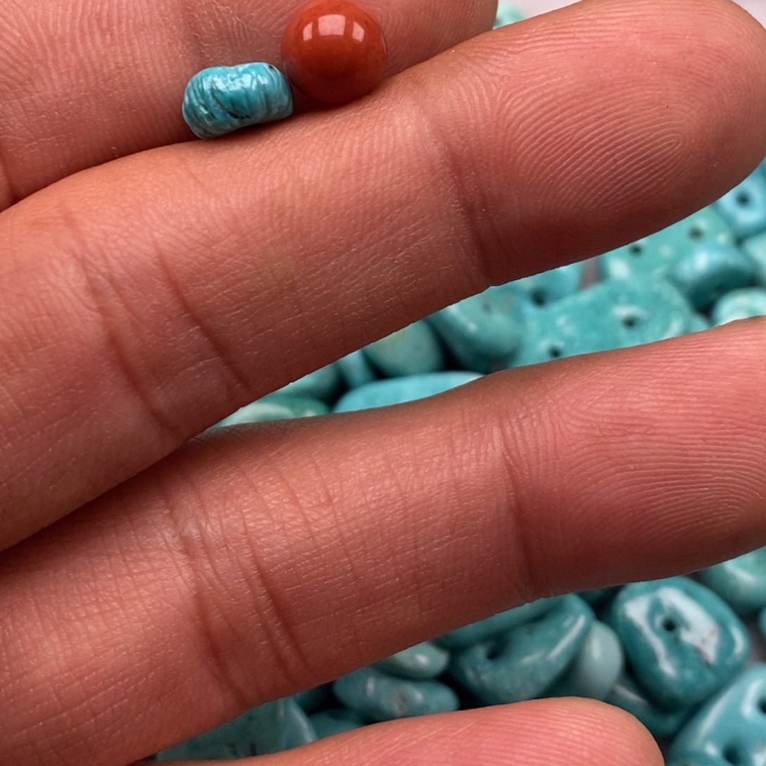 胡***奥南红玛瑙未镶嵌珠宝半成品