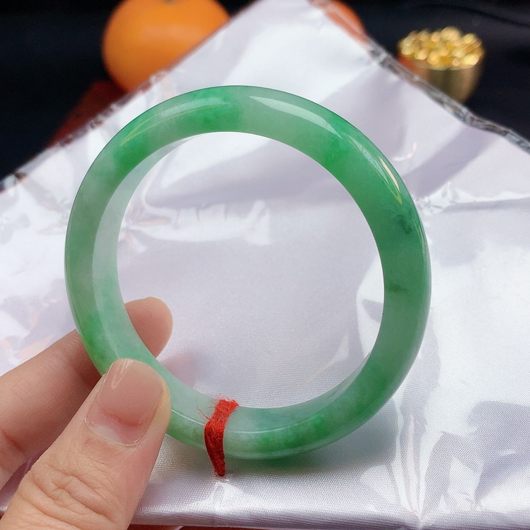 翡翠手镯未镶嵌55圈2353