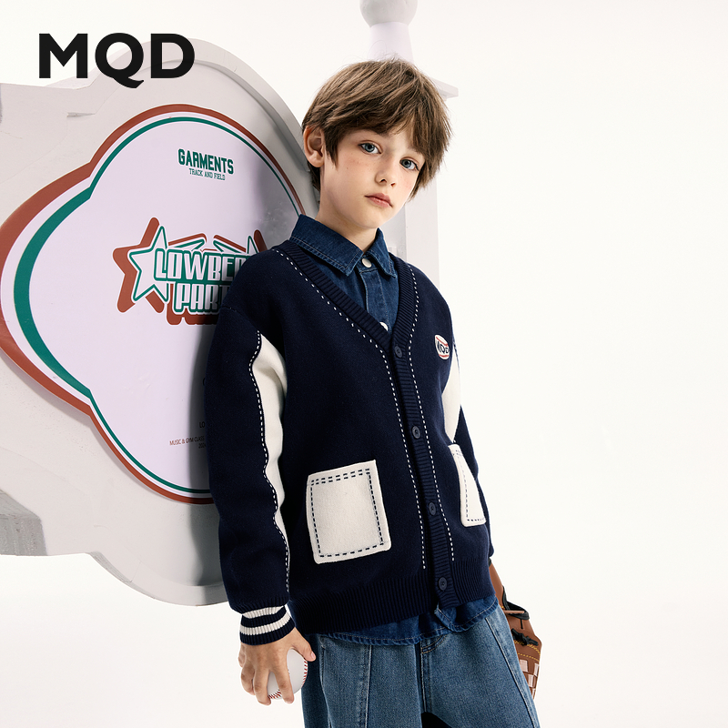 MQD男大童秋季新品学院风经典小熊撞色V领毛衣开衫9643W0704