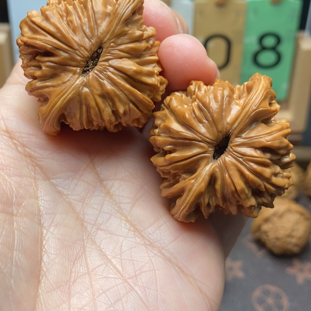 小***胖文玩核桃把件四座楼43