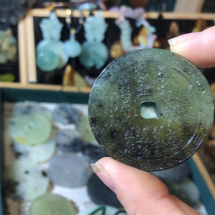 岫玉未镶嵌岫玉挂件