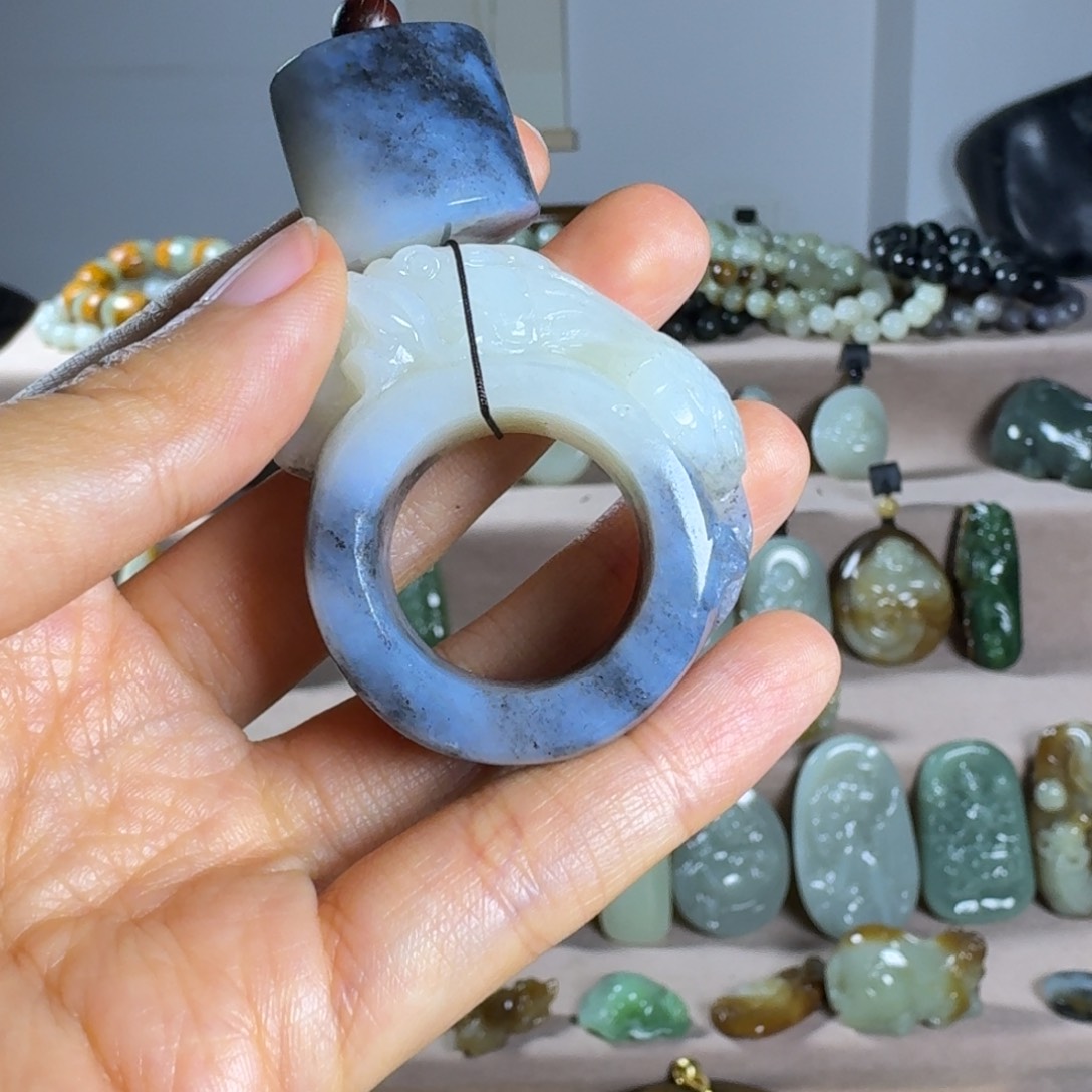 和田玉颈饰未镶嵌