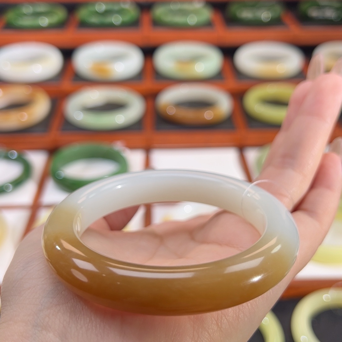 和田玉（糖玉）未镶嵌手镯金红糖