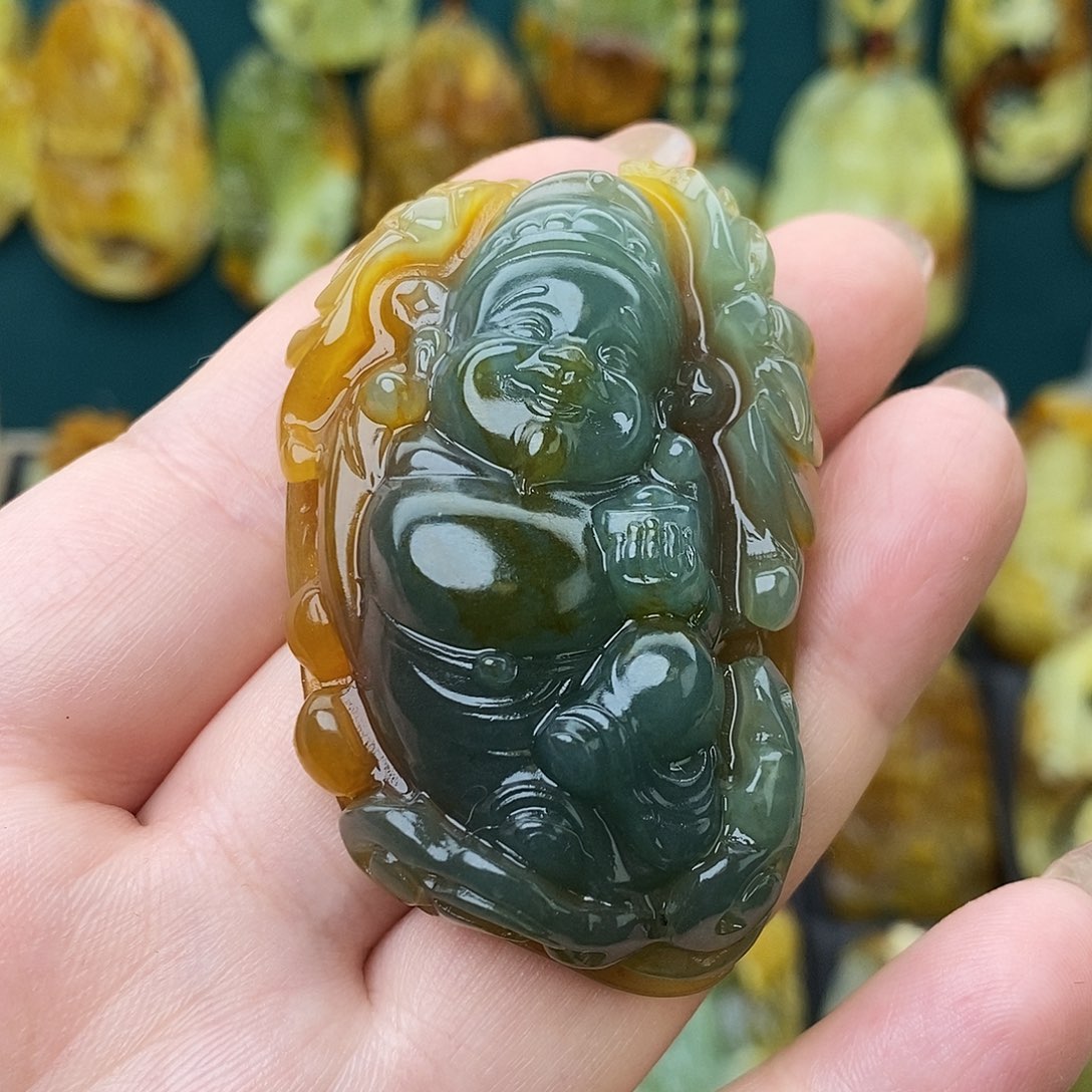 未镶嵌蛇纹石玉颈饰财神爷