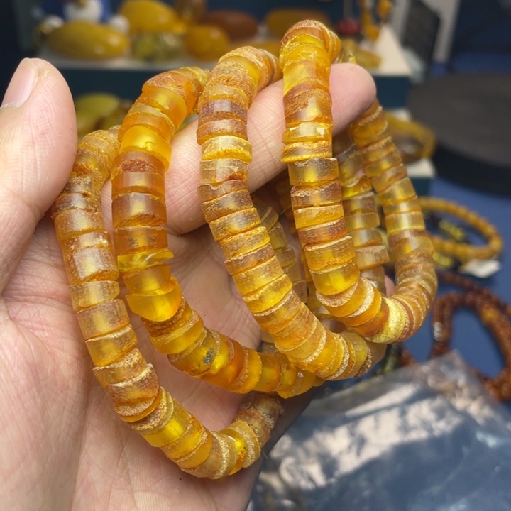 未镶嵌琥珀珠宝奇石