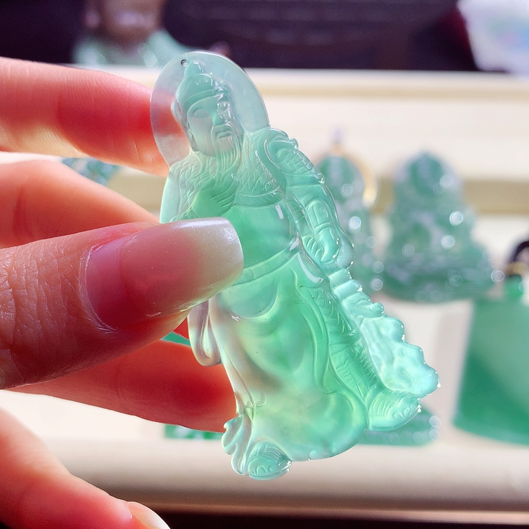 颈饰未镶嵌翡翠天然