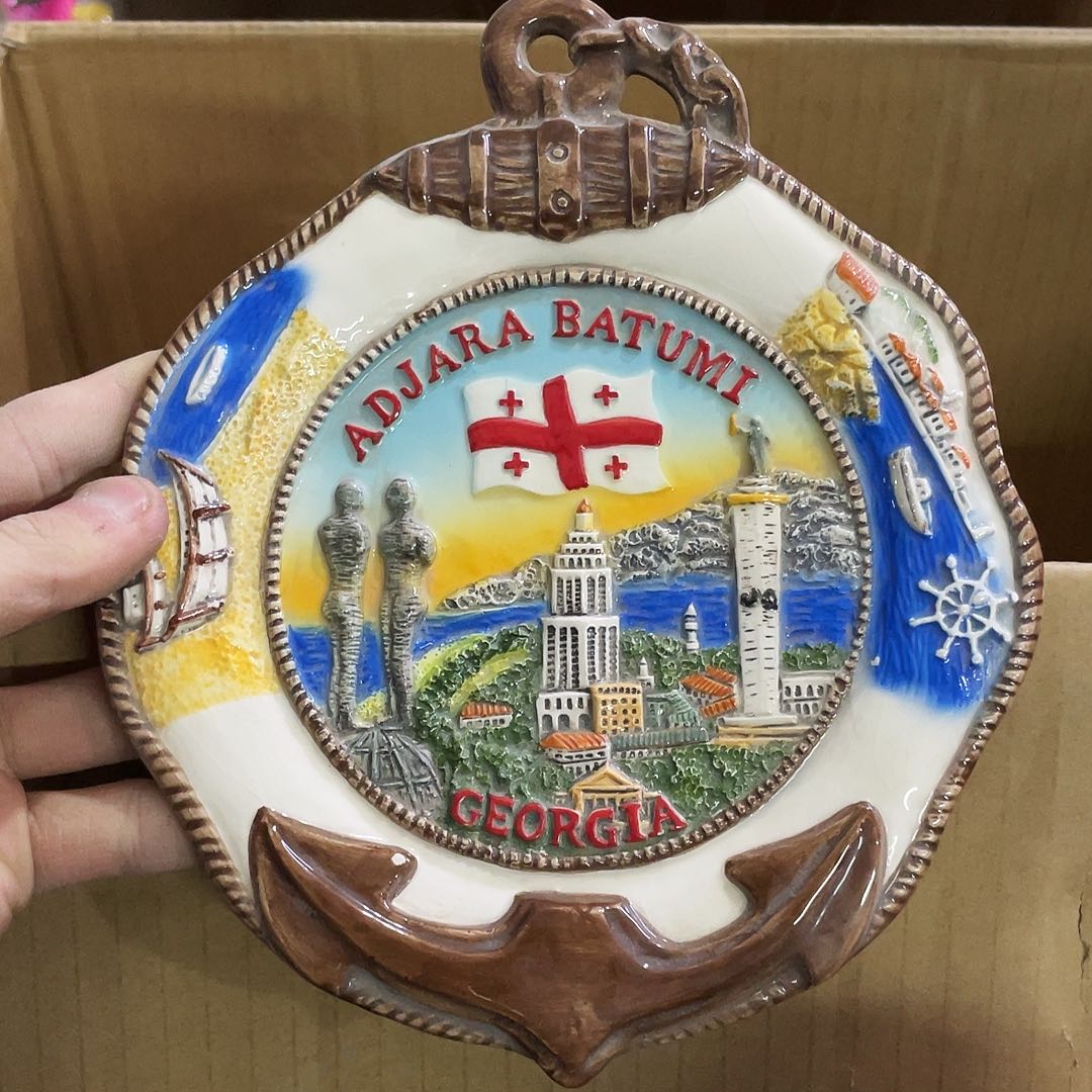 摆件   封釉。   微瑕。