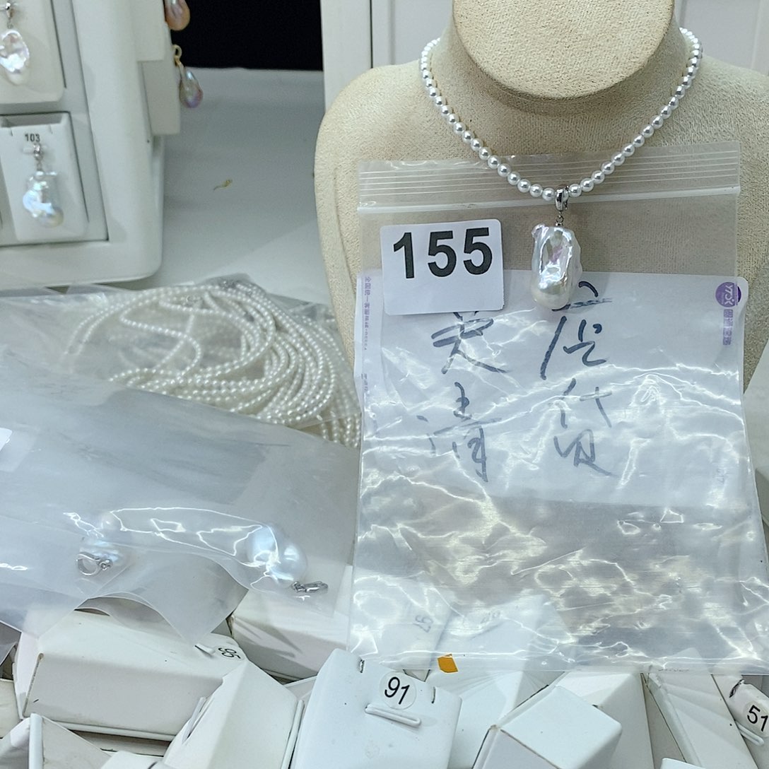 淡水珍珠颈饰合金