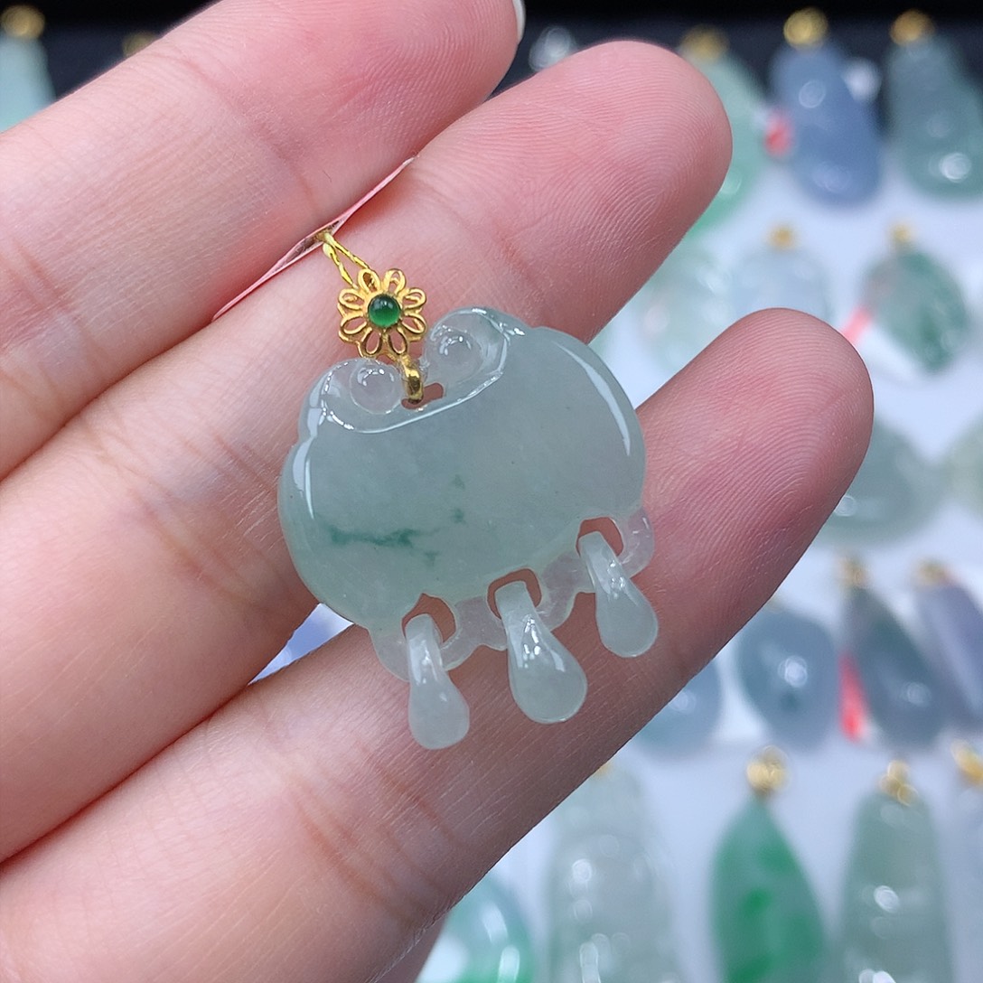 翡翠颈饰18K金镶嵌锁