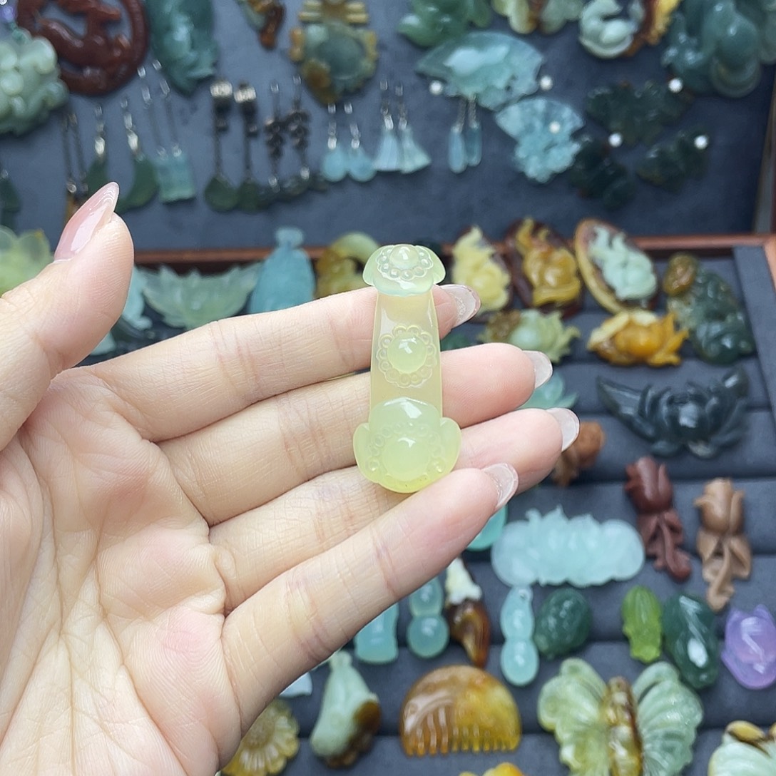 蛇纹石玉合金颈饰