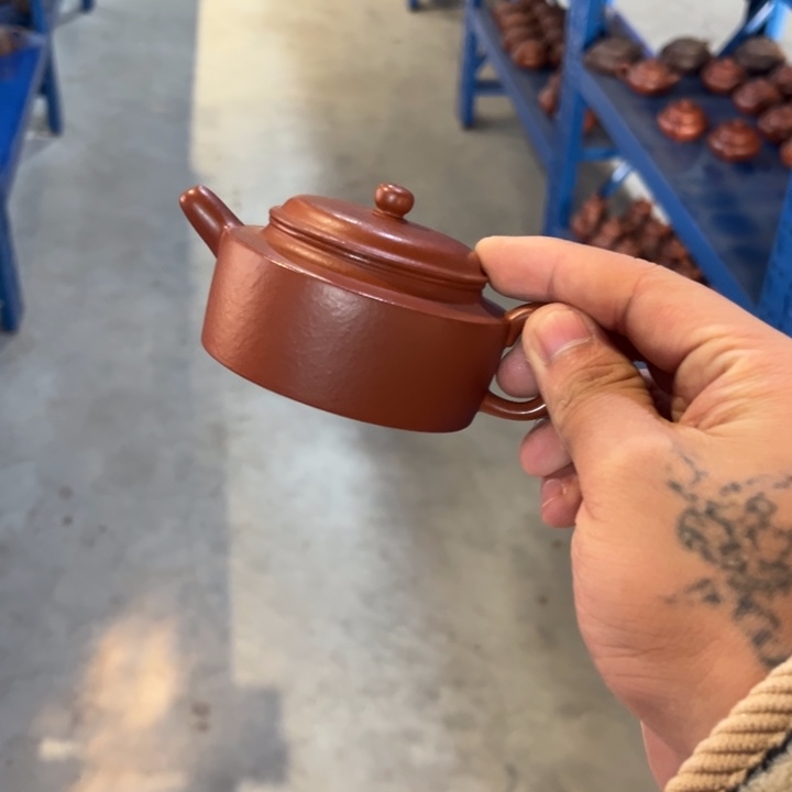 紫砂茶壶……………………………………………………………