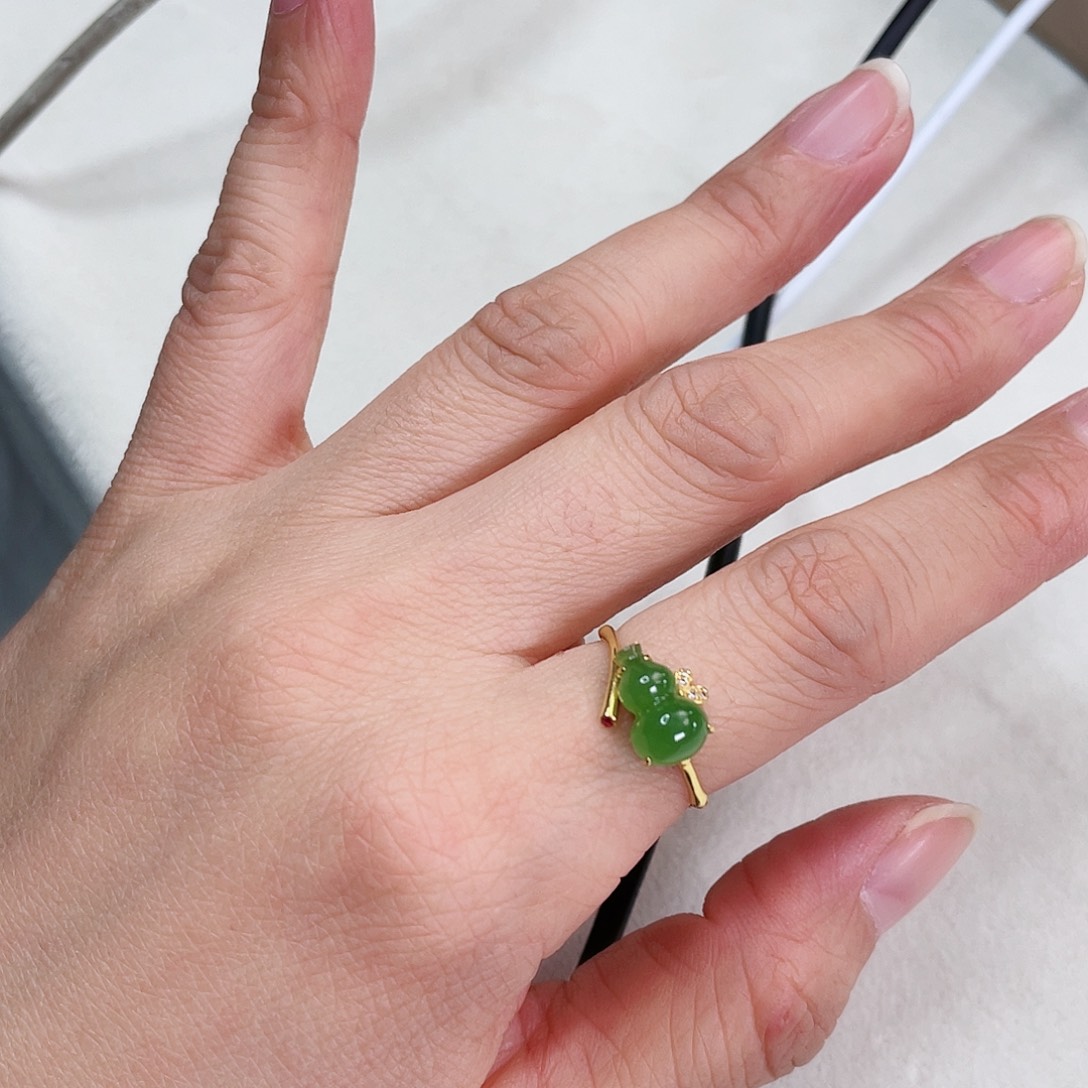 和田玉（碧玉）戒指18K金镶嵌?****葫芦戒指