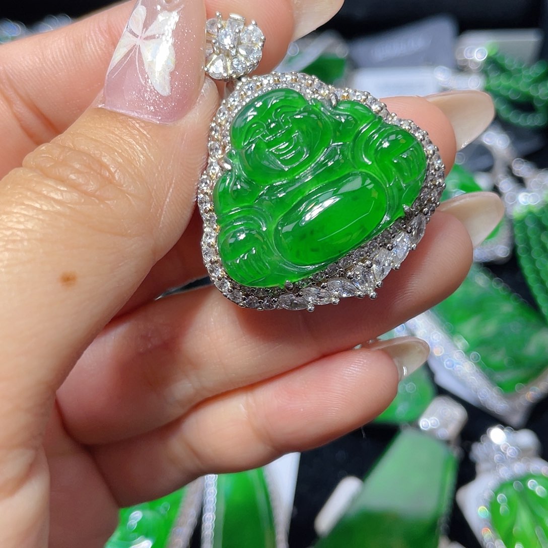 翡翠颈饰银S925镶嵌翡翠