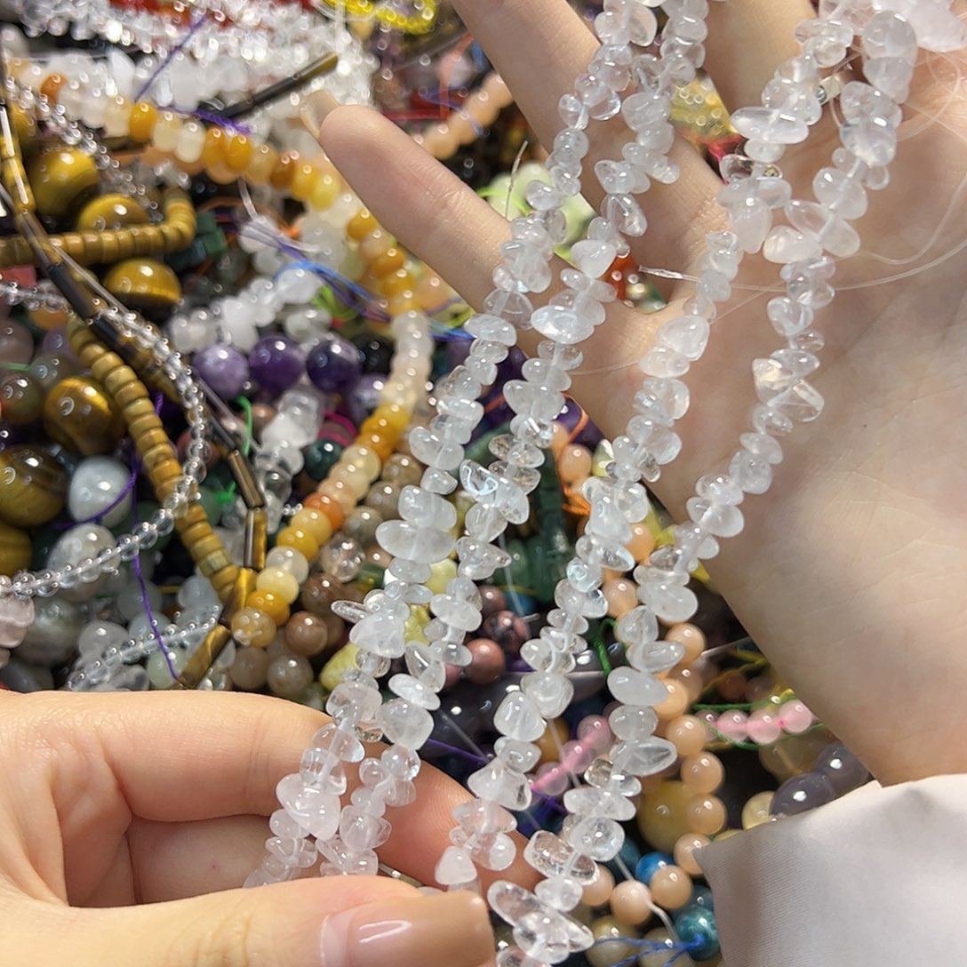 玛瑙/玉髓未镶嵌珠宝半成品白水碎石一条四圈