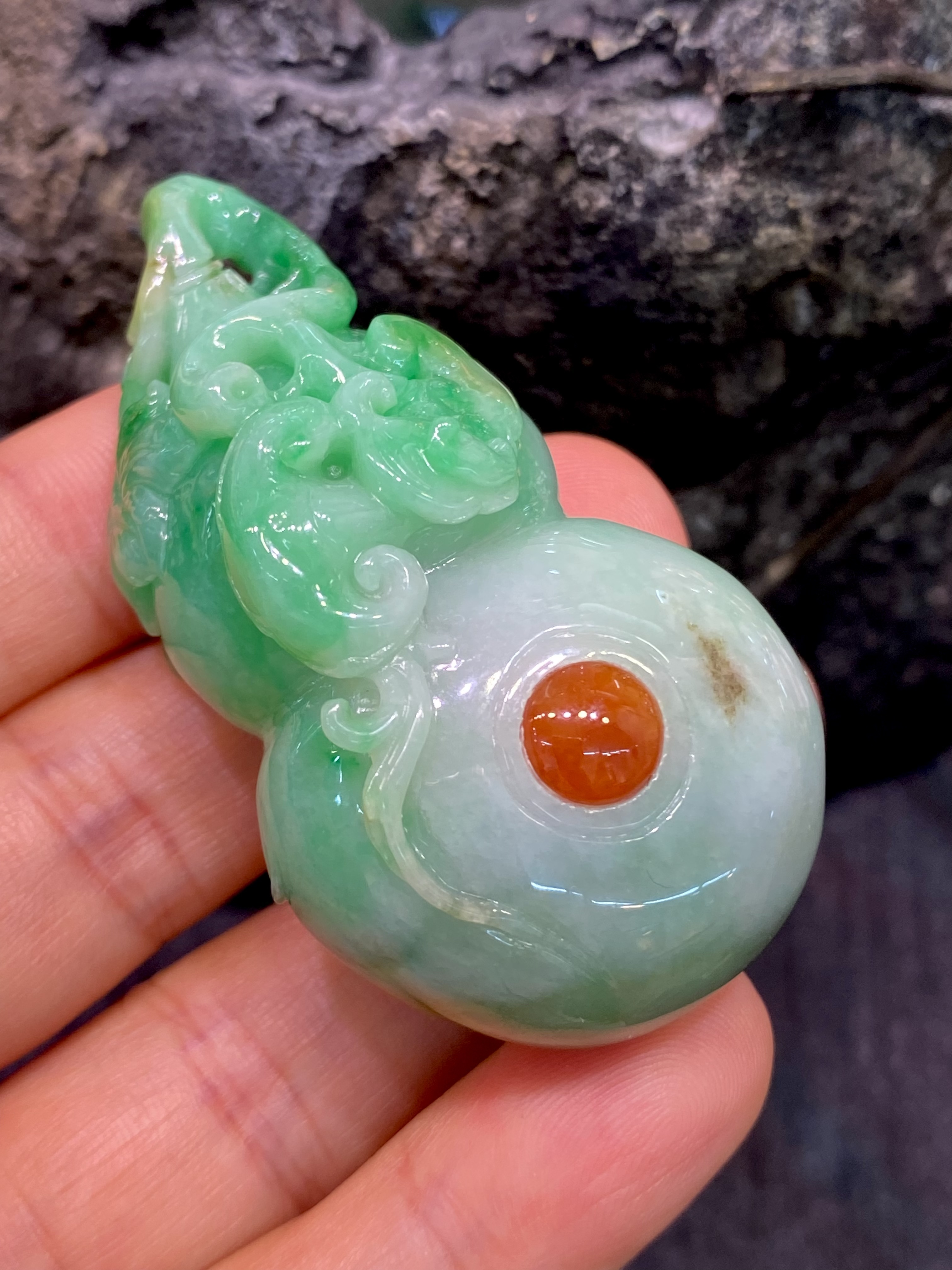 三彩翡翠葫芦吊坠